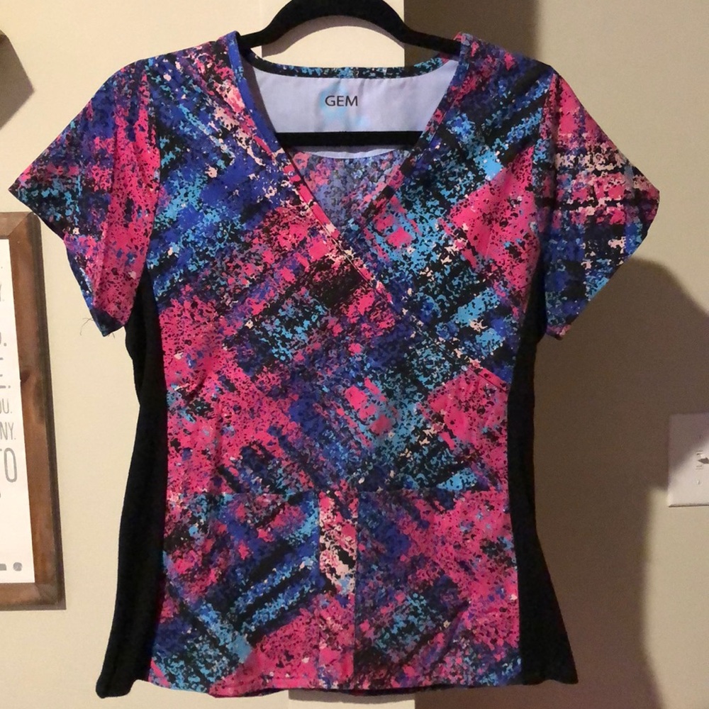 Printed scrub top, marble 80s 90s vibes